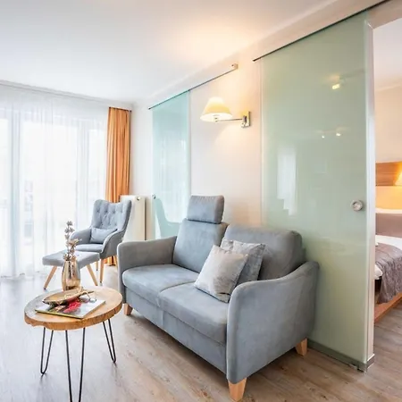 Apartment Strandhaus Aurell, Whg 14 Seitl Meerblick